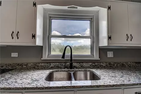Kitchen - 1171 Mitchell Rd, Pilot Mountain, NC 27041 photo 5 of 6