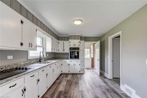 Kitchen - 1171 Mitchell Rd, Pilot Mountain, NC 27041 photo 2 of 6