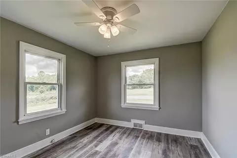 Bedroom - 1171 Mitchell Rd, Pilot Mountain, NC 27041 photo 3 of 4