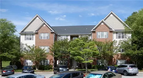6901 Hanesbrook Cir #201, Clemmons, NC 27012