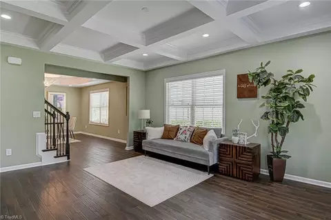 802 Carrick St, High Point, NC 27262
