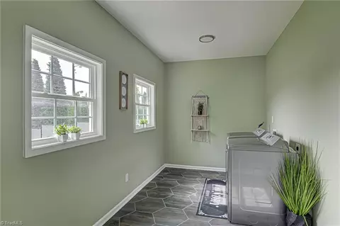 802 Carrick St, High Point, NC 27262 photo 10