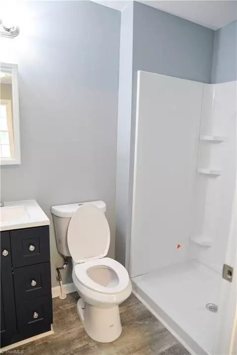 Bath - 802 Worth St, High Point, NC 27261 photo 1 of 2