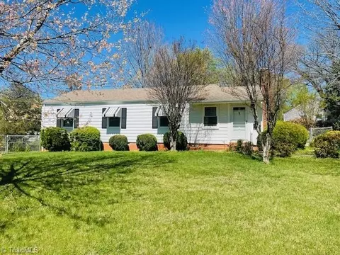 2540 Fernwood Dr, Greensboro, NC 27408