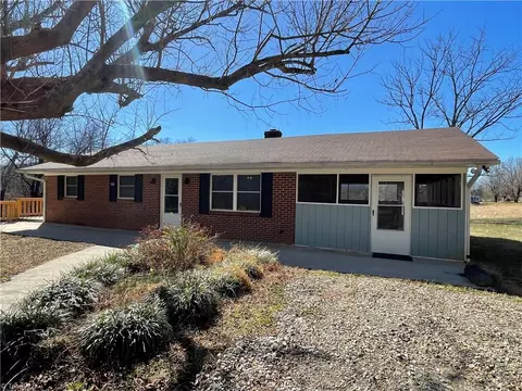 518 Russell Gap Rd, Moravian Falls, NC 28654