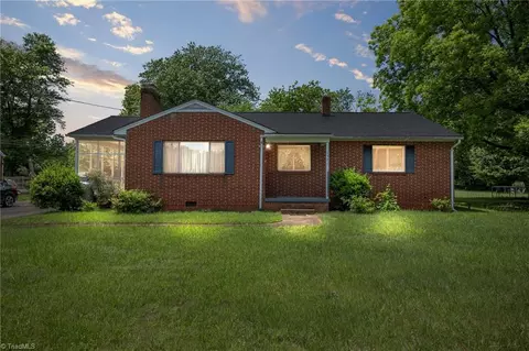132 Vogler Dr, Winston Salem, NC 27107