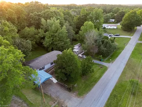 4257 Fairwood Dr, Trinity, NC 27370 photo 4