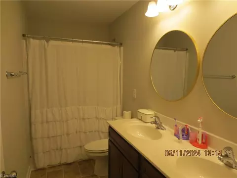Bath - 101 Ascender Dr, King, NC 27021 photo 4 of 4