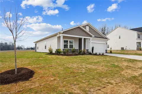 134 Cremello Dr, King, NC 27021