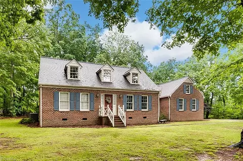 1001 Monroe Ave, Asheboro, NC 27205
