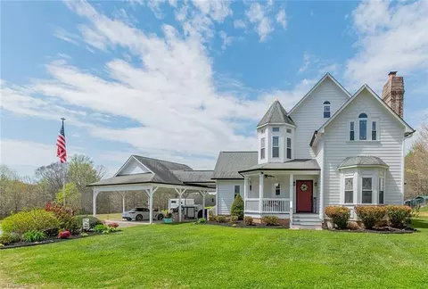 3033 Imran Hunter Trl, Yadkinville, NC 27055