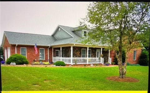 193 Cedar Ridge Dr, Millers Creek, NC 28651