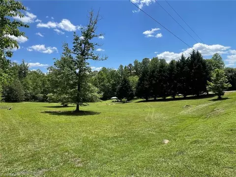 274 Maplebrook Dr, Elkin, NC 28621 photo 46