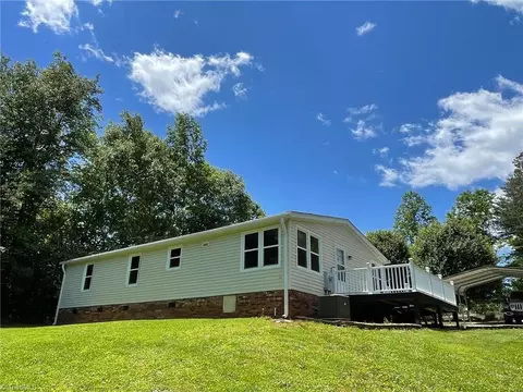 274 Maplebrook Dr, Elkin, NC 28621 photo 5