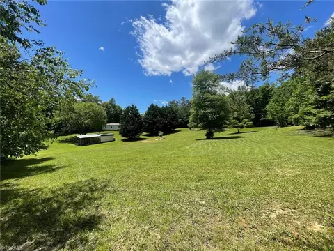 274 Maplebrook Dr, Elkin, NC 28621 photo 47