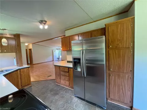 274 Maplebrook Dr, Elkin, NC 28621 photo 18