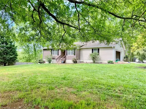 1103 Allred Rd, Lexington, NC 27292