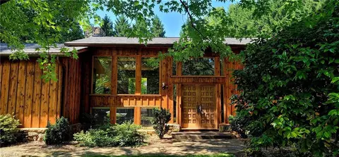 186 Oakdale Dr, Morganton, NC 28655