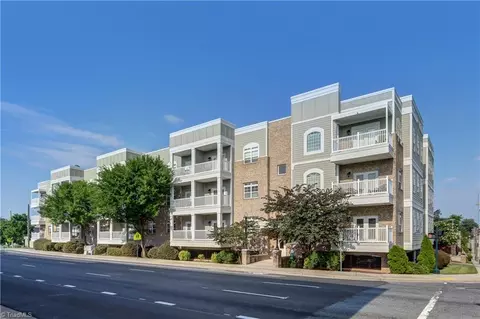 605 Market St W #304, Greensboro, NC 27401