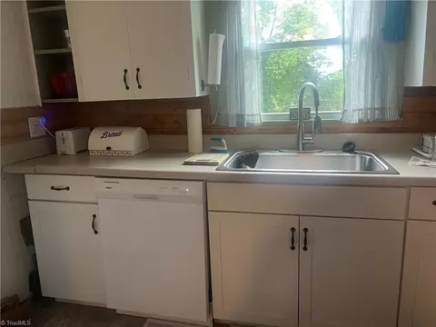 262 Summit Dr, Mount Airy, NC 27030 photo 9