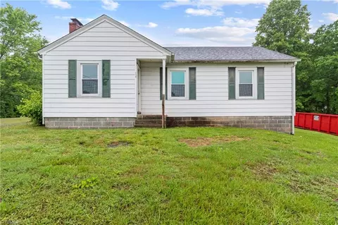 114 Bitting Ave, Mount Airy, NC 27030