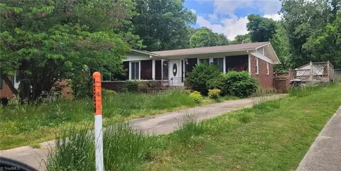 4402 Beckford Dr, Greensboro, NC 27407