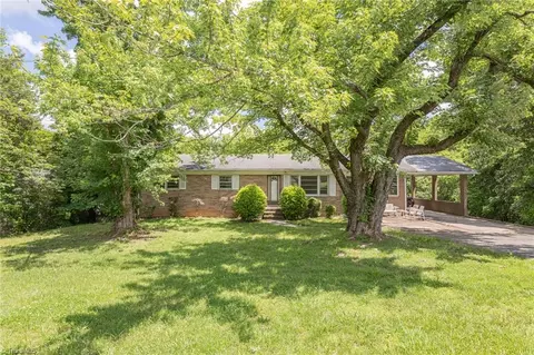 457 Brooks Rd, Reidsville, NC 27320