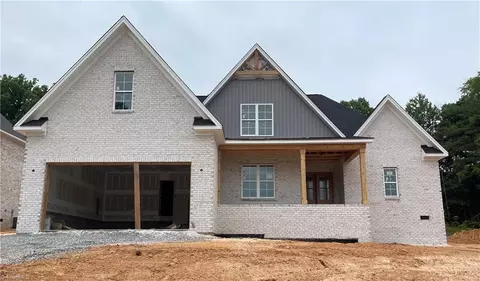 252 Indian Peaks Dr, Winston Salem, NC 27107