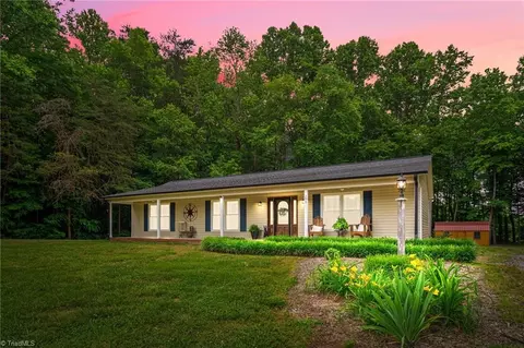 299 Beechwood Dr, Lexington, NC 27292