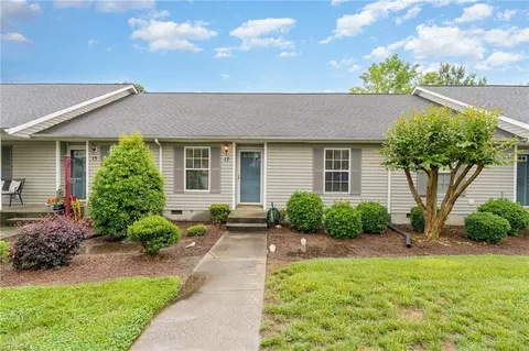 17 Portside Ct, Greensboro, NC 27406