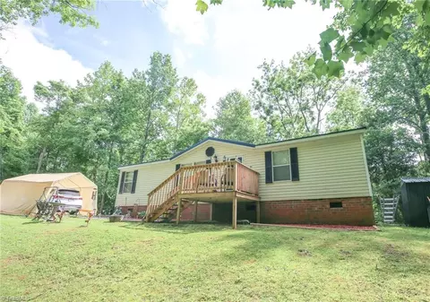 2544 Wildwood Rd, Trinity, NC 27370