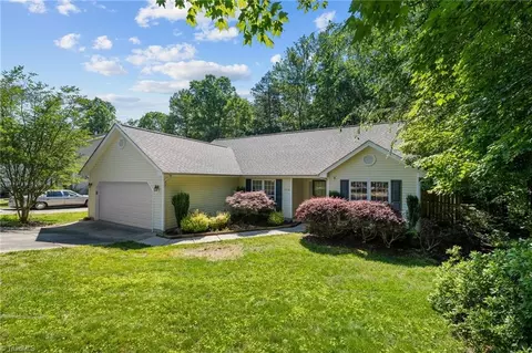 1731 Hargrove Dr, Mcleansville, NC 27301