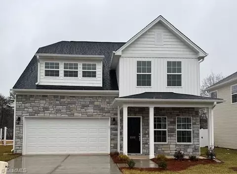 3562 River Farm Dr #329, Kernersville, NC 27284