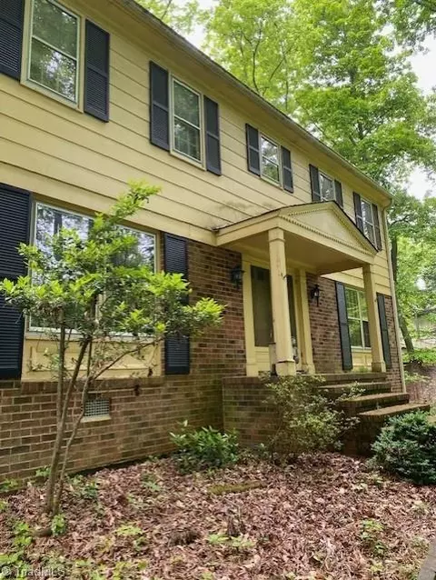 807 Woodbrook Dr, Greensboro, NC 27410