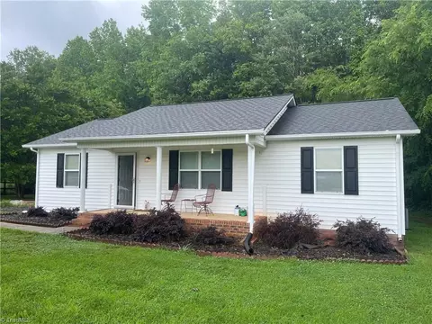 5603 Pine Creek Ct, Mcleansville, NC 27301