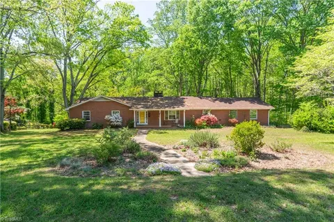 4464 Fernbrook Dr, Winston Salem, NC 27127