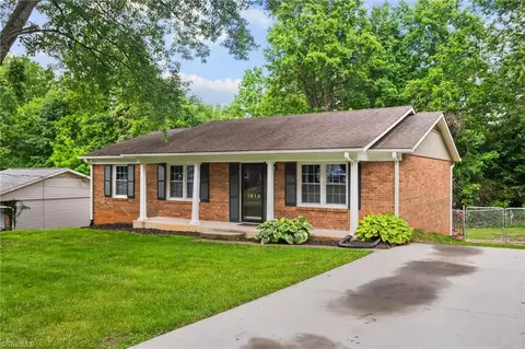 1616 Benbow St, Winston Salem, NC 27106
