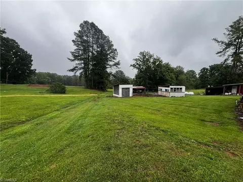 2463 Mountain View Loop, Stuart, VA 24171 photo 5