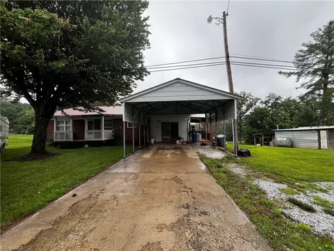 2463 Mountain View Loop, Stuart, VA 24171