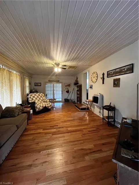 2463 Mountain View Loop, Stuart, VA 24171 photo 28