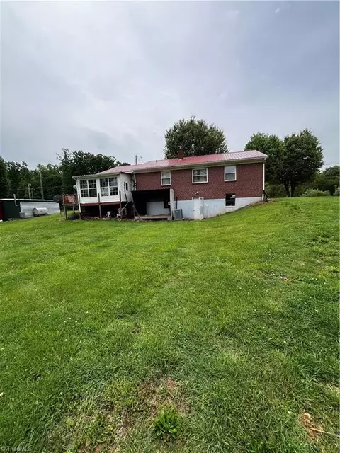 2463 Mountain View Loop, Stuart, VA 24171 photo 13