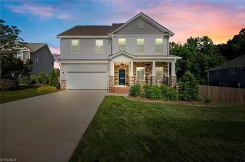 4822 Knollview Dr, Walkertown, NC 27051