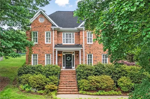 900 Ashley Glen Dr, Winston Salem, NC 27104