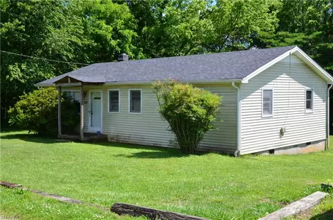 122 Satterfield Ln, Mount Airy, NC 27030