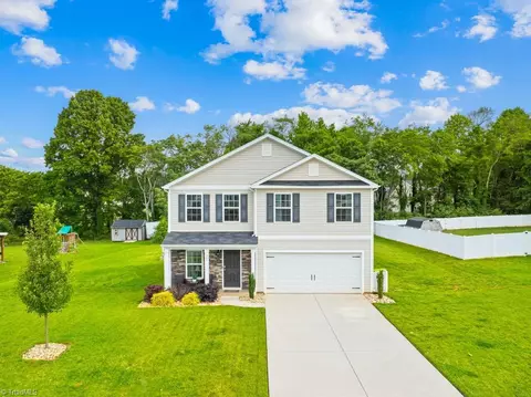 288 Mckenzie Ct, Lexington, NC 27295