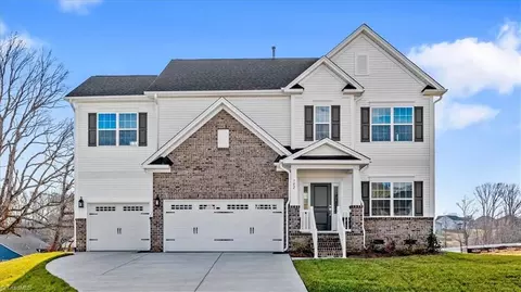 702 Fairmile Dr, Greensboro, NC 27455