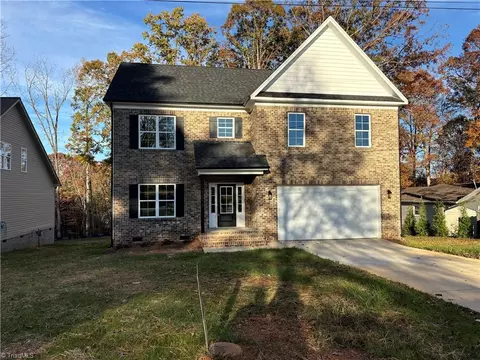1015 Kelwyn Ln, Lewisville, NC 27023