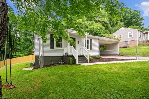 148 Forest Hill Dr, Elkin, NC 28621