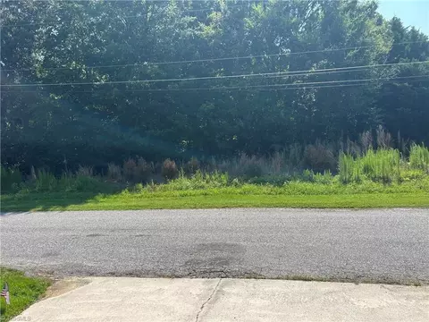 251 Bowers Rd, Thomasville, NC 27360