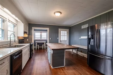 Kitchen - 7678 Nc 268, Dobson, NC 27017 photo 3 of 4
